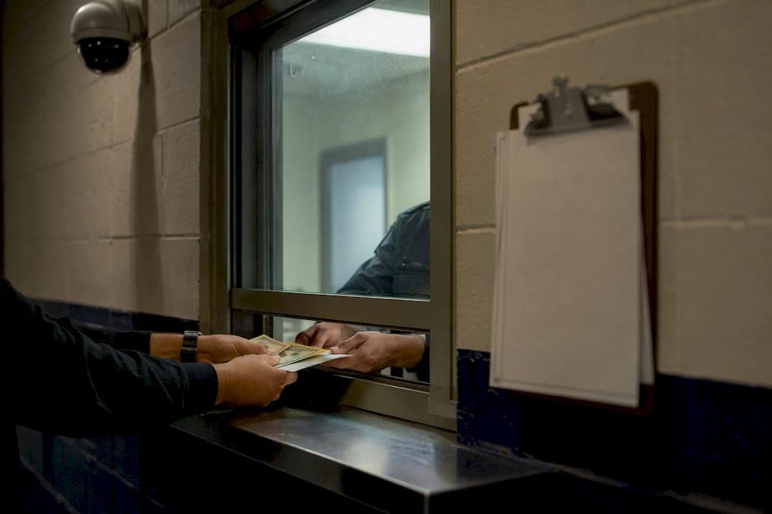 Can You Post Bail at Night? Yes, Here's How It Works